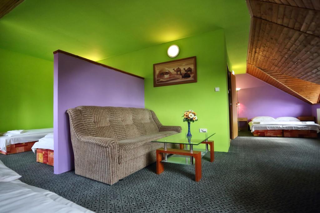 Penzion Satovske Lipy Bagian luar foto