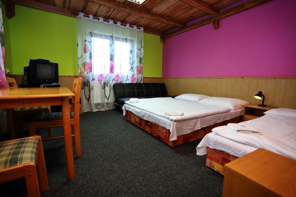 Penzion Satovske Lipy Bagian luar foto