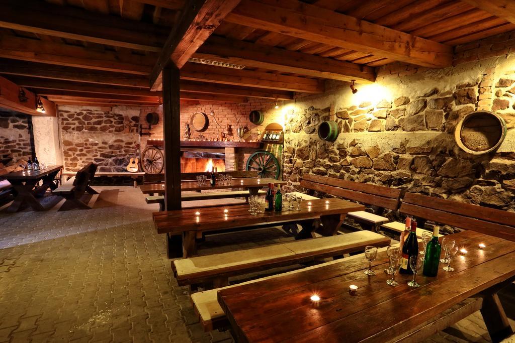 Penzion Satovske Lipy Bagian luar foto