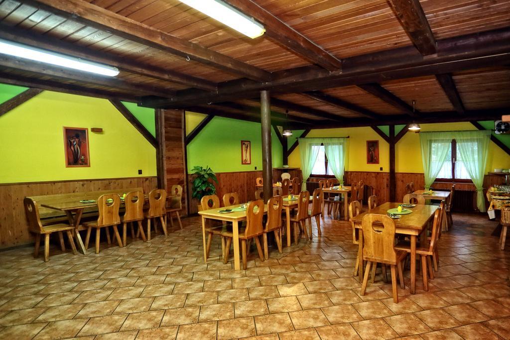 Penzion Satovske Lipy Bagian luar foto