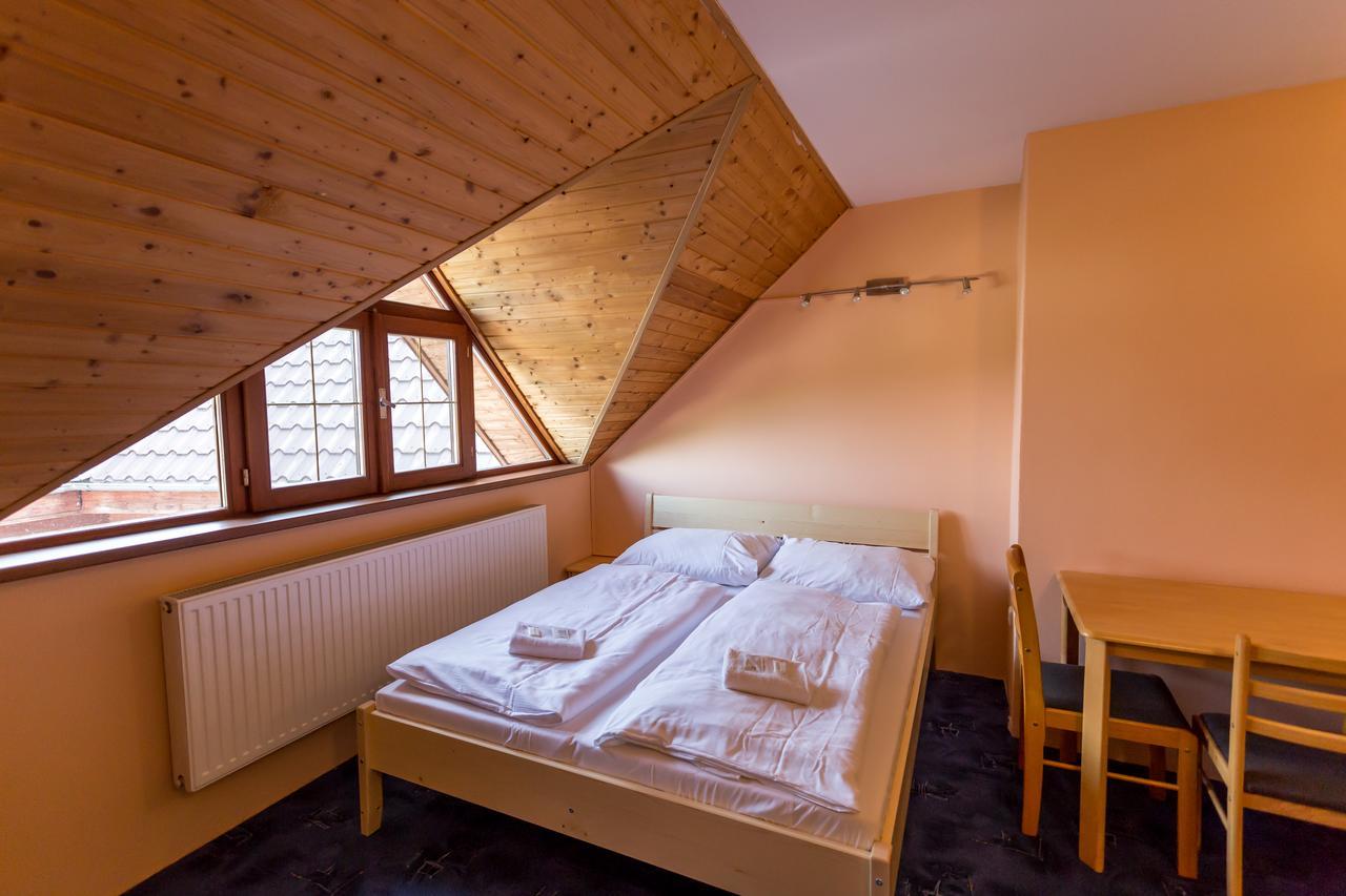Penzion Satovske Lipy Bagian luar foto