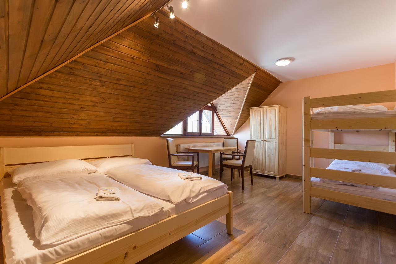 Penzion Satovske Lipy Bagian luar foto
