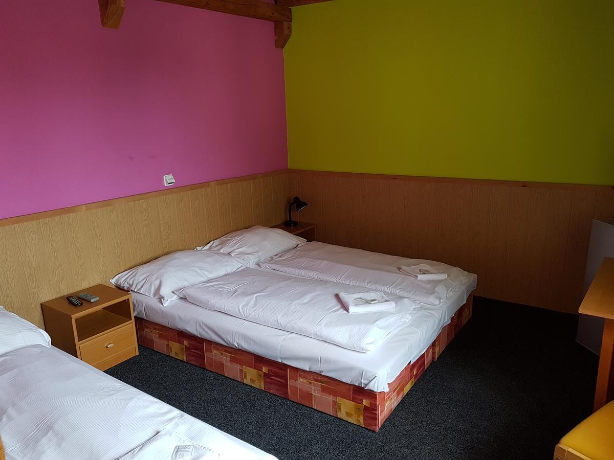 Penzion Satovske Lipy Bagian luar foto