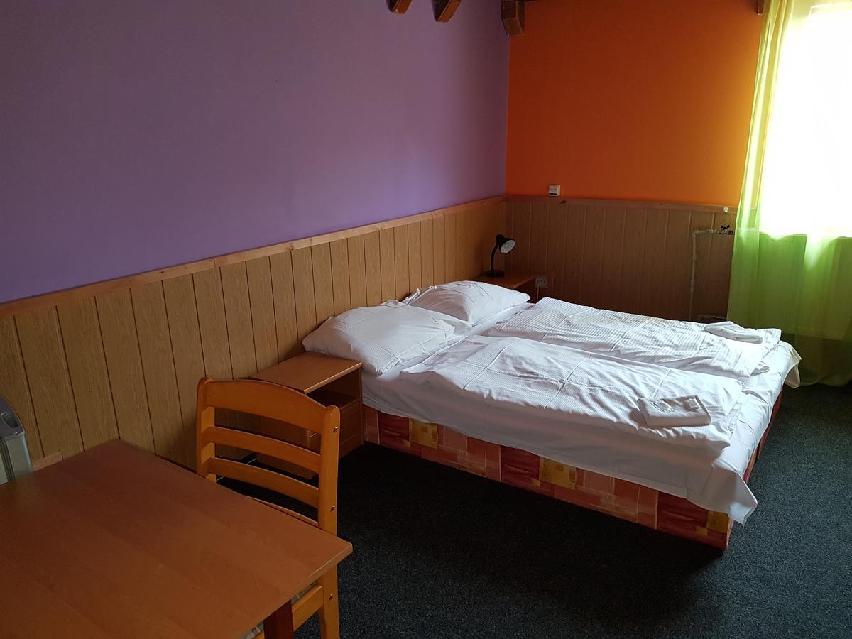 Penzion Satovske Lipy Bagian luar foto